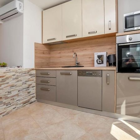 Apartments Jelena Рогозница Экстерьер фото